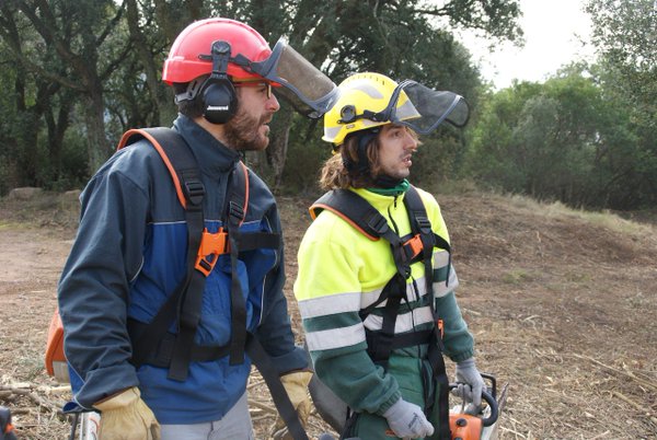 Els voluntaris de l'ADF Gavarres Marítma treballen en millorar l'Ardenya