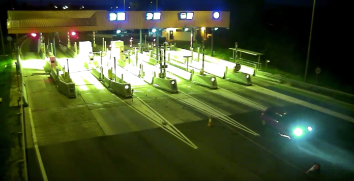 El vídeo de la conductora que va conduir beguda en direcció contrària i sense una roda a l'AP-7