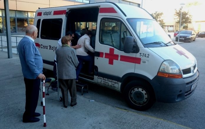 Begur amplia el servei de transport adaptat a la gent gran Creu Roja