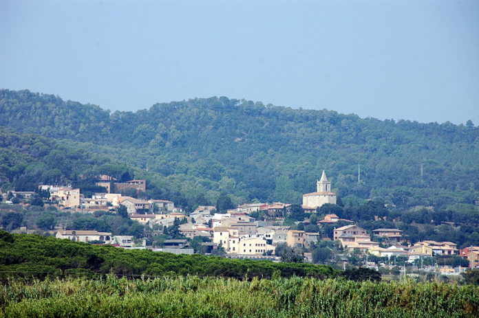 800px-San_Esteve_Mont-ras_vista_general