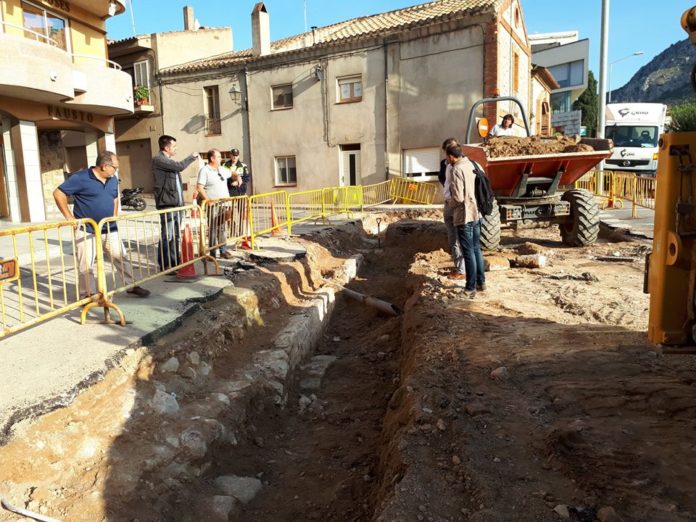 muralla plaça lledoner torroella