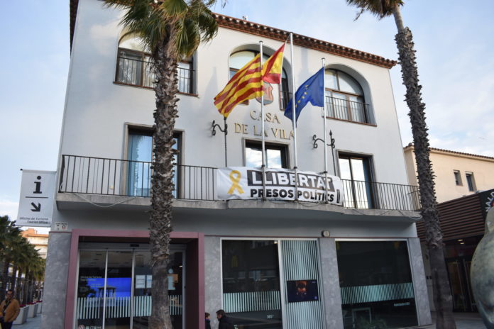 Ajuntament Platja d'Aro Cartell Llibertat Presos Polítics (10) Ajuntament Platja d'Aro Cartell Llibertat Presos Polítics (10)