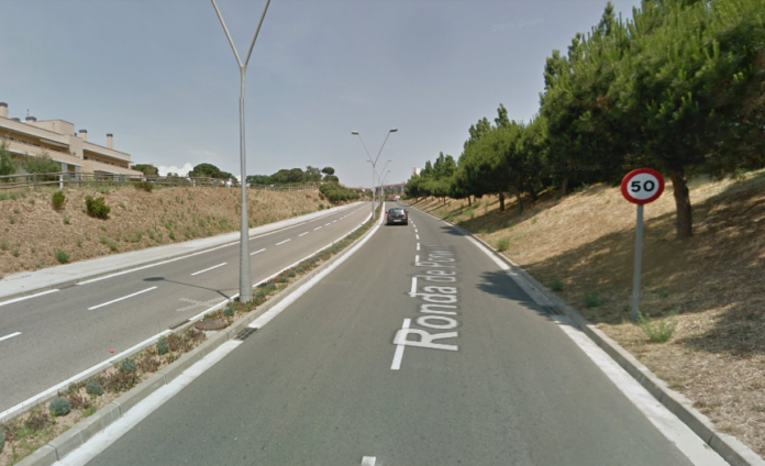 Senyal de 50 km/h a la ronda de Ponent de Sant Feliu de Guíxols