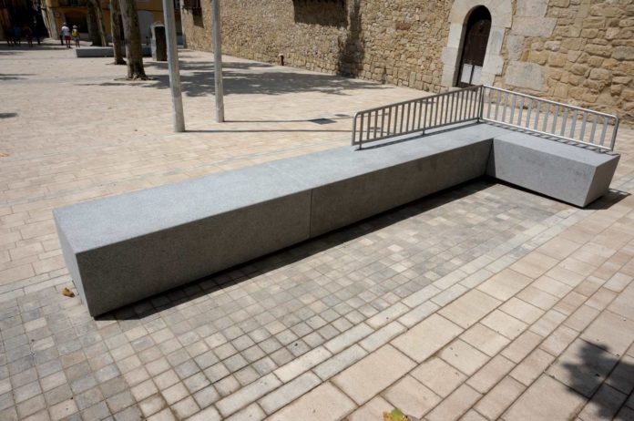 Plaça de l'església-Torroella