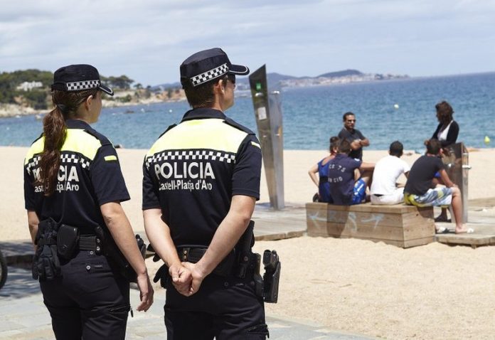 policia-platja-daro-6