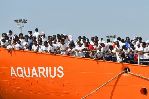 Aquarius Quim Torra Port de Palamos Desembarcar l'Aquarius a Palamós
