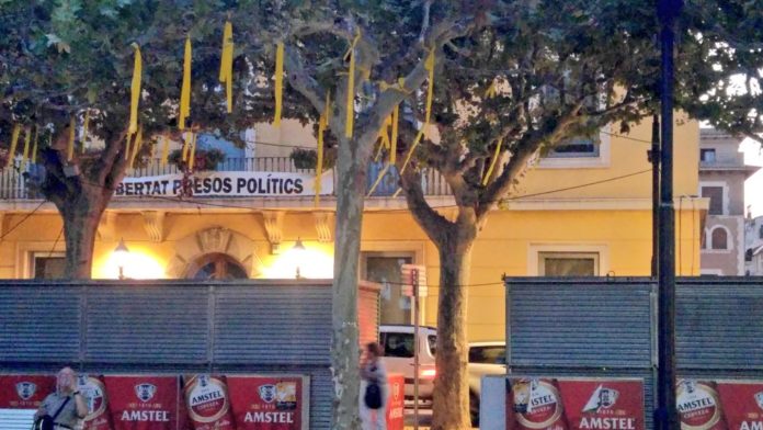 llaços grocs Sant Feliu de Guíxols