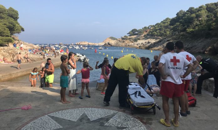 Relliscades a la Cala d'Aiguafreda de Begur