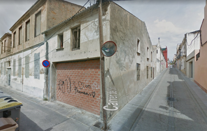 Nau Abandonada carrer del sol i la creu a Sant Feliu de Guíxols Nau abandonada al carrer del Sol i la Creu a Sant Feliu de Guíxols | Imatge del Google Maps