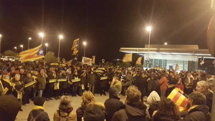 Concentració a la presó del Puig de les Basses en suport a Dolors Bassa