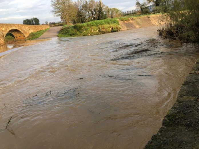 Pluges Daró Imatge d'arxiu de l'estat de les inundacions després de les pluges