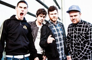 Enter Shikari publicaran dos discs en directe