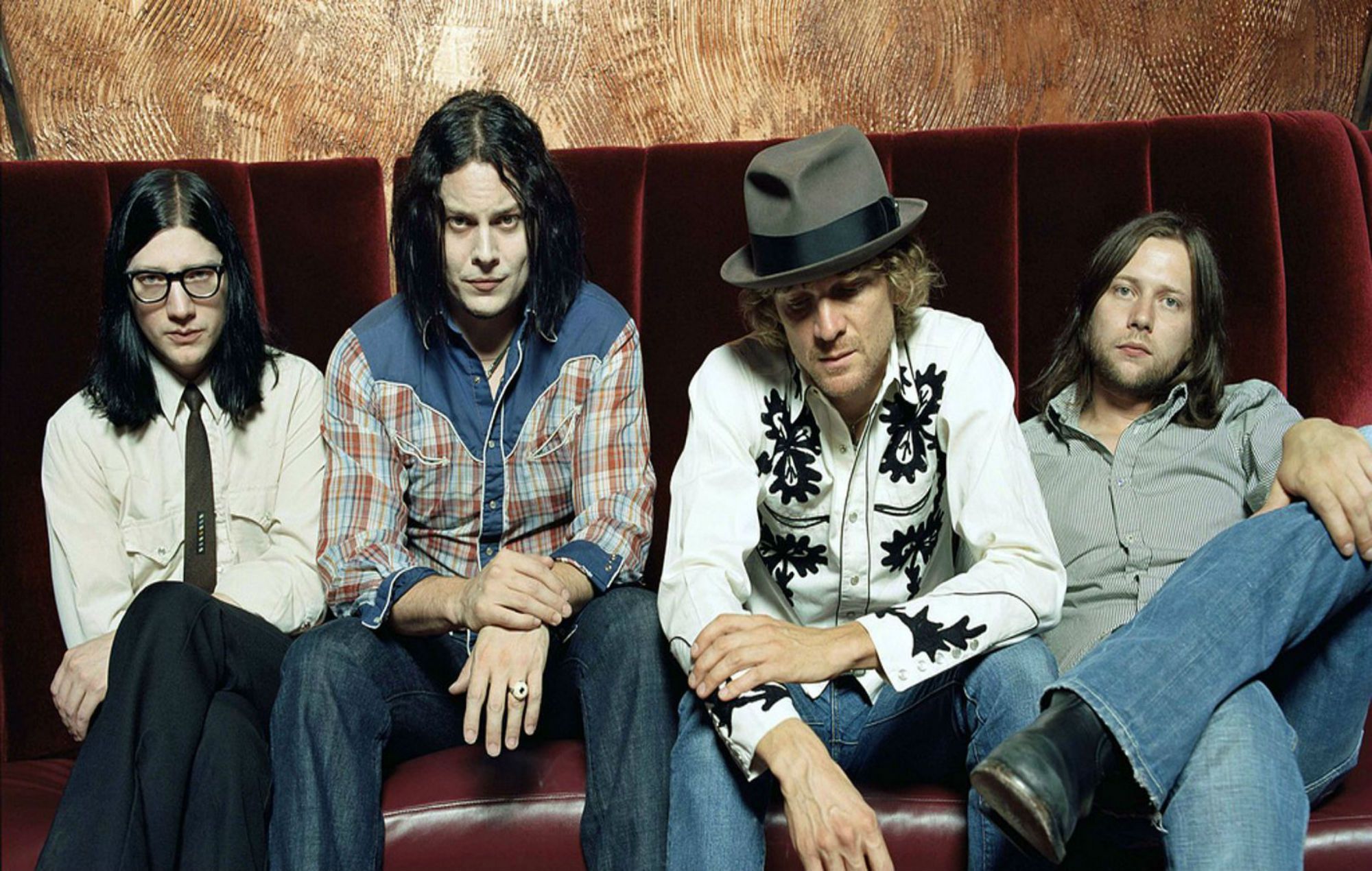 Jack White reactiva The Raconteurs i estrenen dues can&ccedil;ons