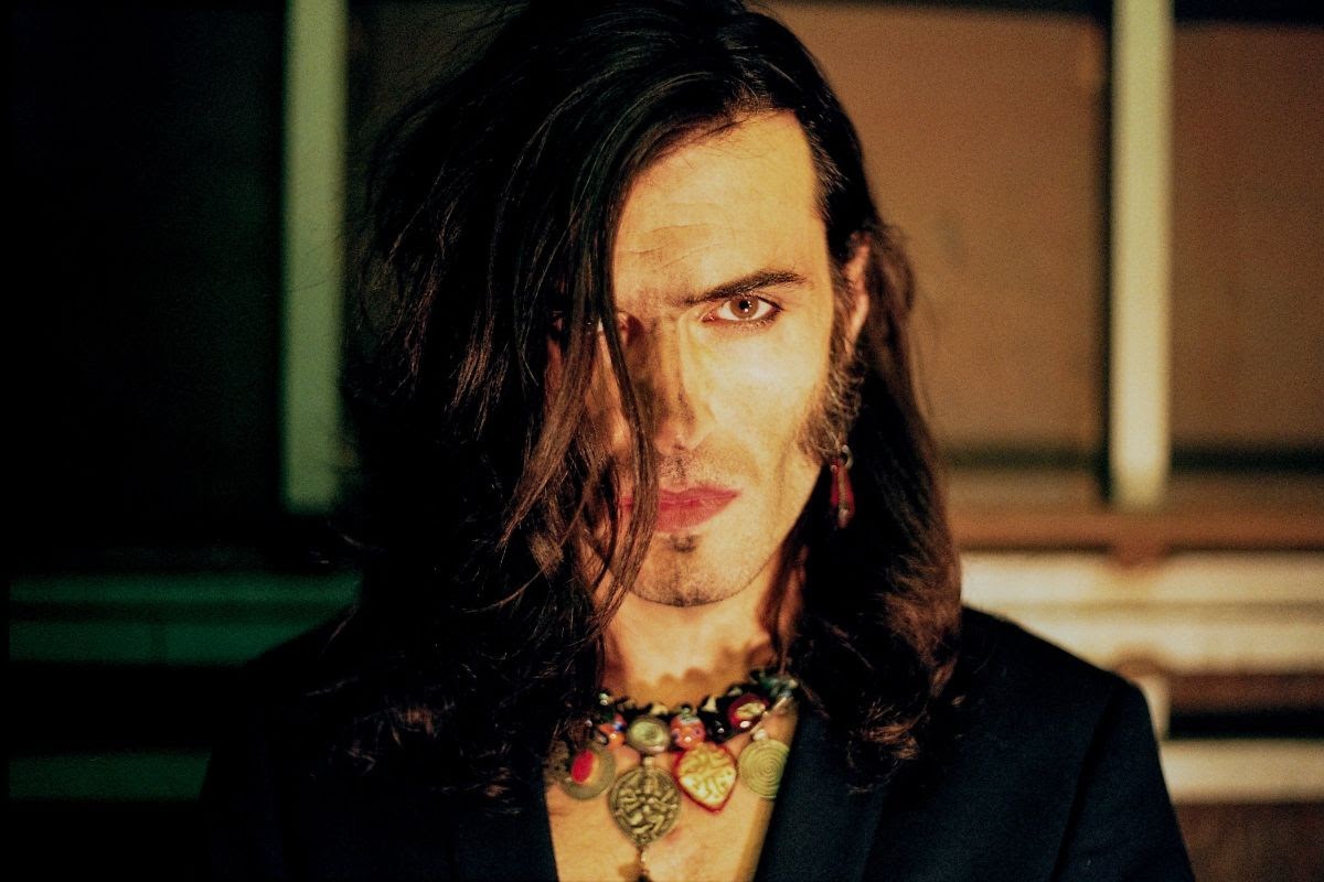 Xarim Arest&eacute; presenta el seu esperat nou disc &ldquo;El nus i altres mons&rdquo;