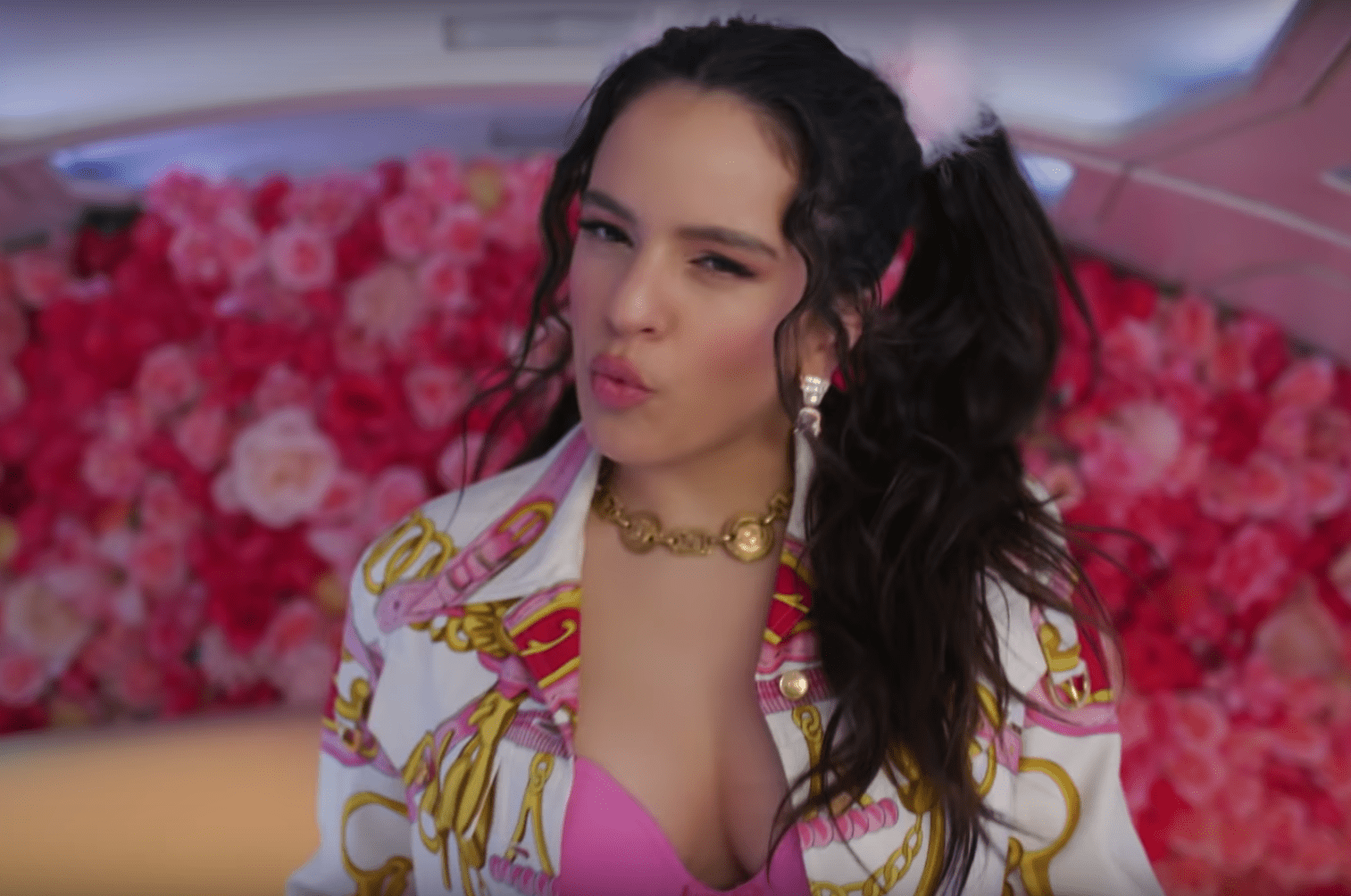 Rosal&iacute;a s&rsquo;ajunta amb J Balvin i El Guincho a &lsquo;Con Altura&rsquo;