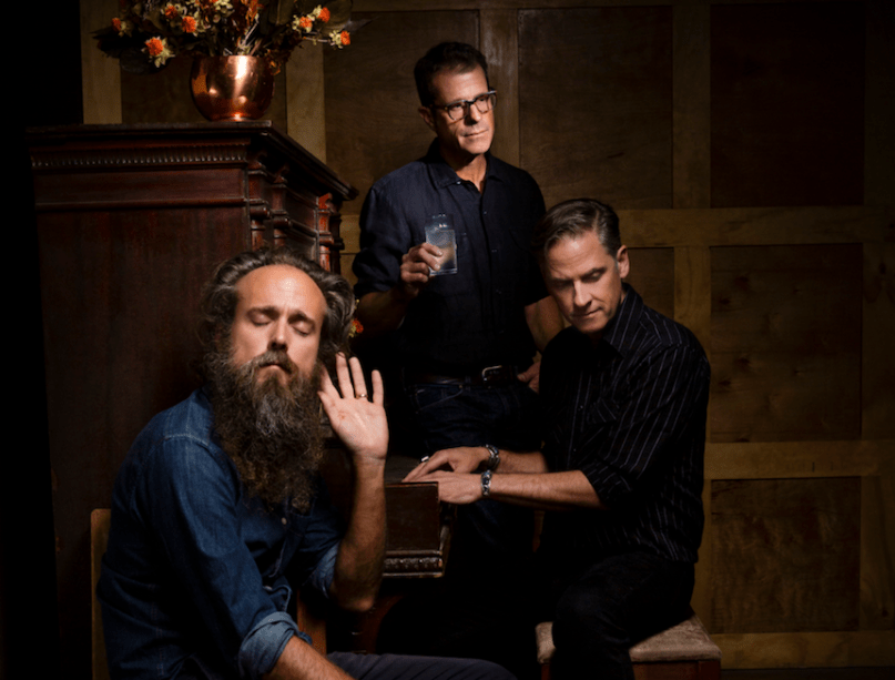Calexico & Iron & Wine presenten &lsquo;Father Mountain&rsquo;