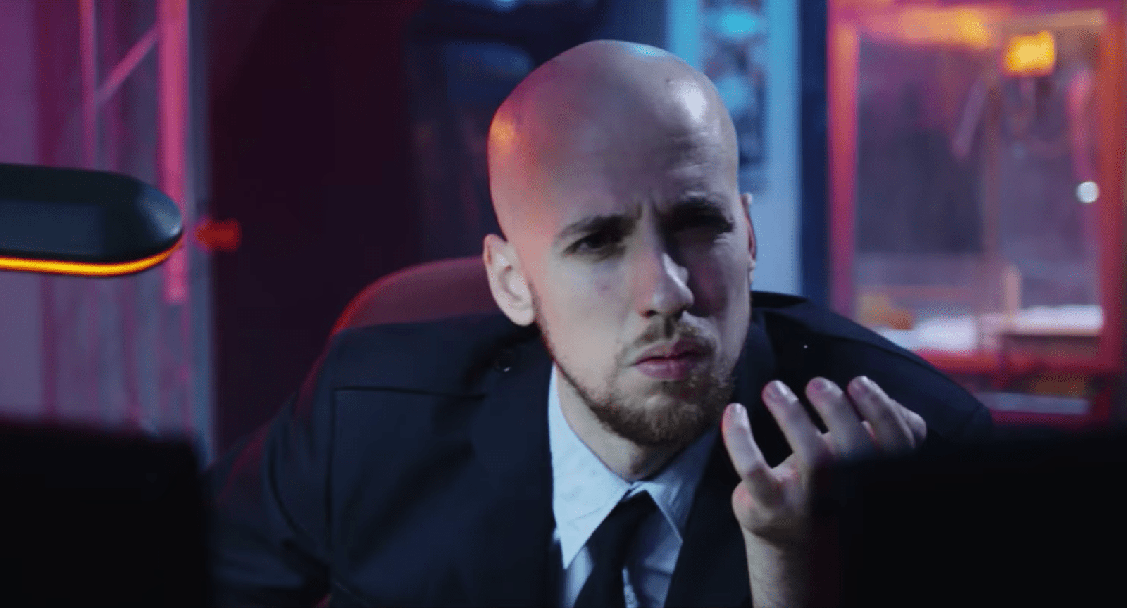 Pol Gis&eacute; protagonitza el v&iacute;deo de &lsquo;La sortida&rsquo; el nou senzill dels Sense Sal