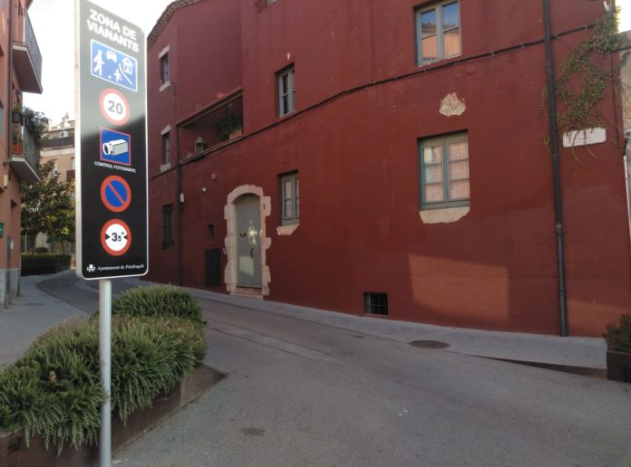 Càmera-control-de-pas-vehicles-carrer-Botines