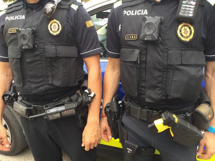 privat:-els-agents-de-la-policia-local-de-palafrugell-portaran-una-camera-corporal