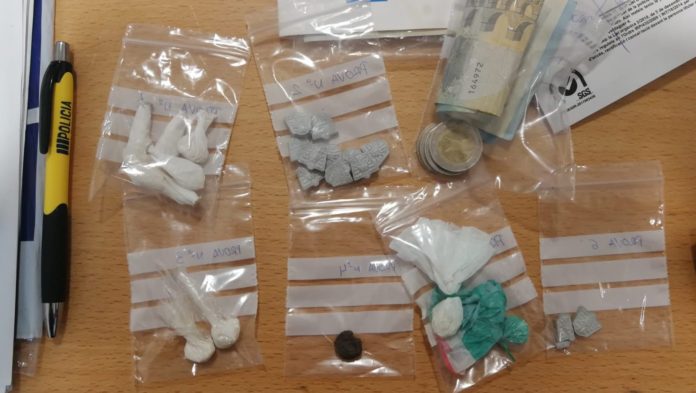Drogues trobades en un camell en un control policial a Castell-Platja d'Aro | Imatge de la Policia Local