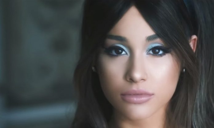 ariana-grande-viu-un-triangle-amoros-a-‘boyfriend’ ariana-grande-viu-un-triangle-amoros-a-‘boyfriend’