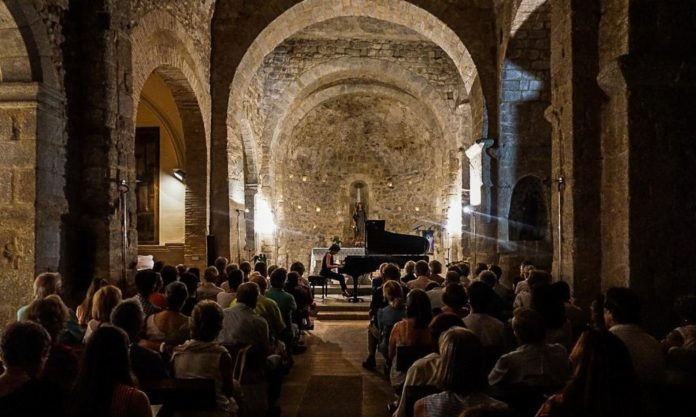 privat:-la-pianista-alba-ventura-honora-alicia-de-larrocha-a-santa-cristina-d’aro privat:-la-pianista-alba-ventura-honora-alicia-de-larrocha-a-santa-cristina-d’aro