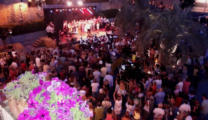 privat:-gran-exit-de-l’espectacle-musical-“begur-canta-a-queen” privat:-gran-exit-de-l’espectacle-musical-“begur-canta-a-queen”
