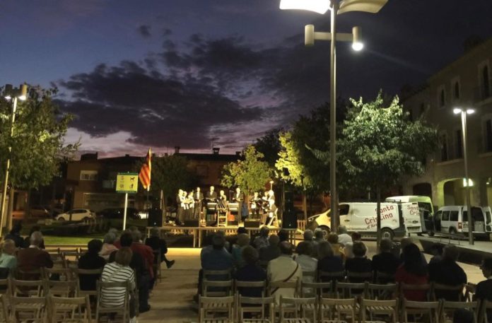 privat:-musica-i-castells-per-celebrar-la-diada-de-catalunya,-a-santa-cristina-d’aro