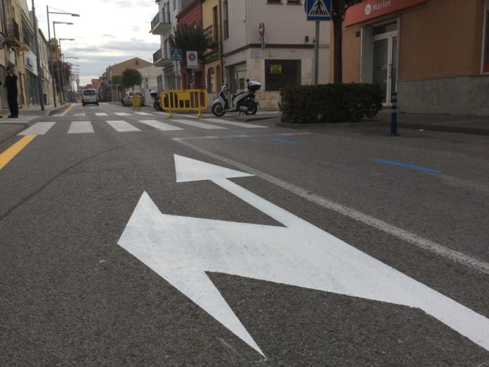 privat:-el-carrer-torres-i-jonama-ja-es-de-direccio-unica-en-la-seva-totalitat