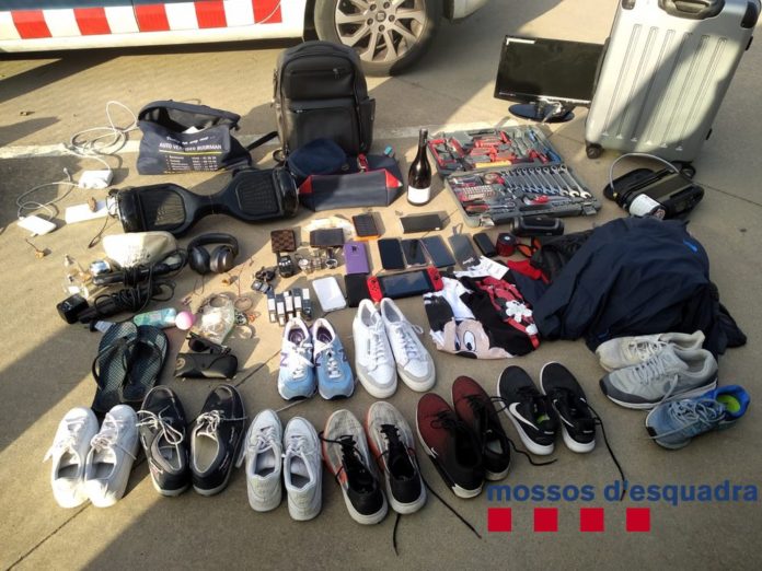 Objectes requisats després de les detencions per part dels Mossos d'Esquadra | Imatge dels Mossos d'Esquadra