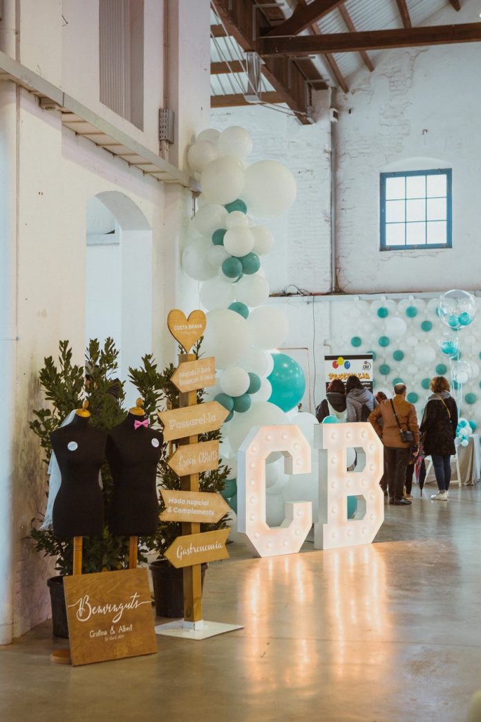 privat:-el-costa-brava-wedding-day-omple-la-bobila-d’ambient-nupcial