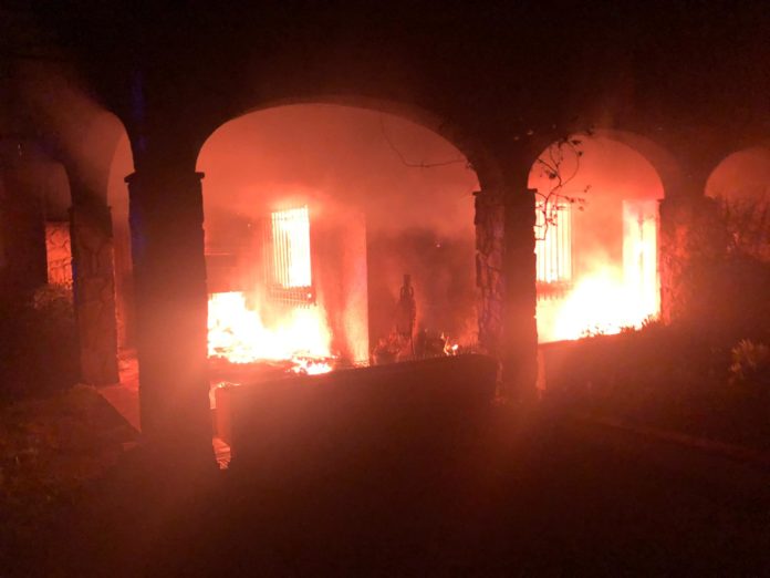 Incendi en una casa del carrer Rodors a Pals