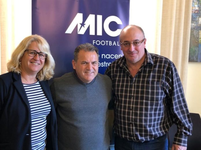 privat:-l’ajuntament-i-l’agrupacio-esportiva-mic-football-formalitzen-l’acord-perque-begur-segueixi-acollint-la-mic-fins-l’any-2023 privat:-l’ajuntament-i-l’agrupacio-esportiva-mic-football-formalitzen-l’acord-perque-begur-segueixi-acollint-la-mic-fins-l’any-2023
