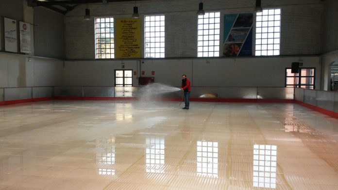 privat:-la-pista-de-gel-de-palafrugell-celebra-15-anys