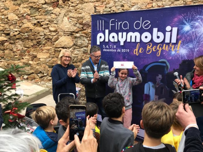 Fira Playmobil de Begur 2019 - 00004 Guanyadora a la III edició de la Fira Playmobil de Begur | Imatge de l'Ajuntament de Begur