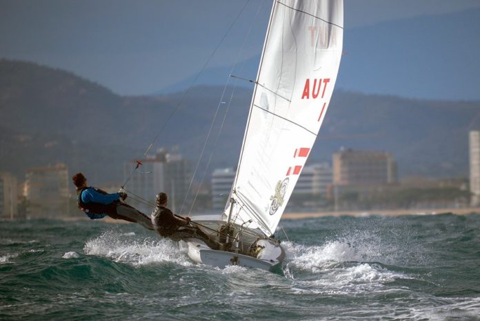 L'equip austríac format per David Bargehr i Lukas Mahr a la Christmas Race 2019 a Palamós | Imatge d'Alfred Farré