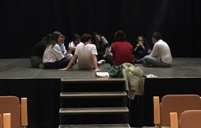 privat:-estrena-de-l’escola-de-teatre privat:-estrena-de-l’escola-de-teatre