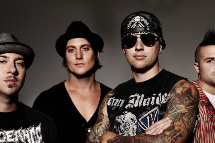 avenged-sevenfold-anuncien-la-publicacio-de-“live-in-the-lbc-&-diamonds-in-the-rough”