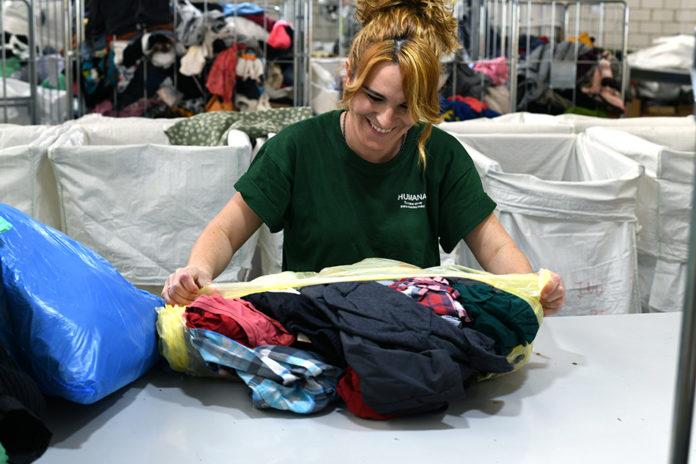 privat:-els-begurencs-recullen-mes-de-nou-tones-de-textil-per-a-fins-socials