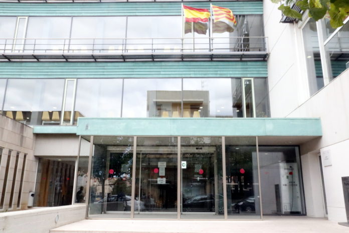 Exterior dels jutjats de Figueres