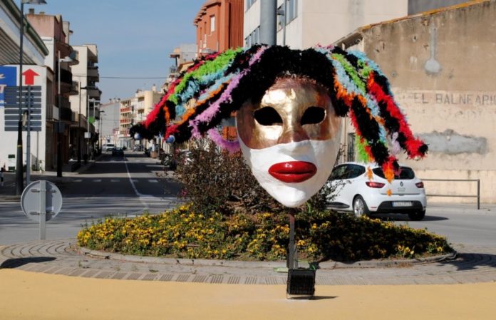 privat:-una-cercavila-obre-el-carnaval