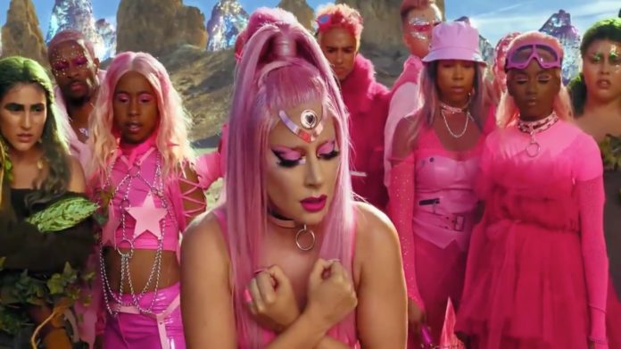 lady-gaga-torna-amb-‘stupid-love’