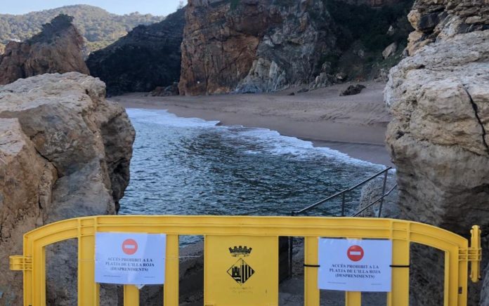 Accés a la platja d'Illa Roja de Begur tallat | Imatge de Ràdio Capital