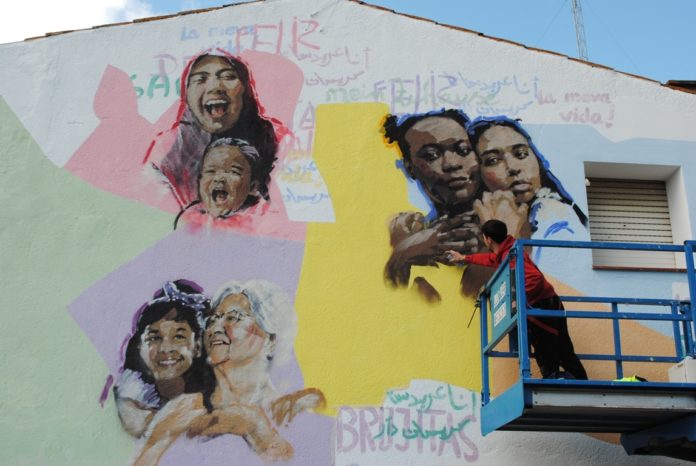 privat:-el-mural-de-les-dones-agafa-forma