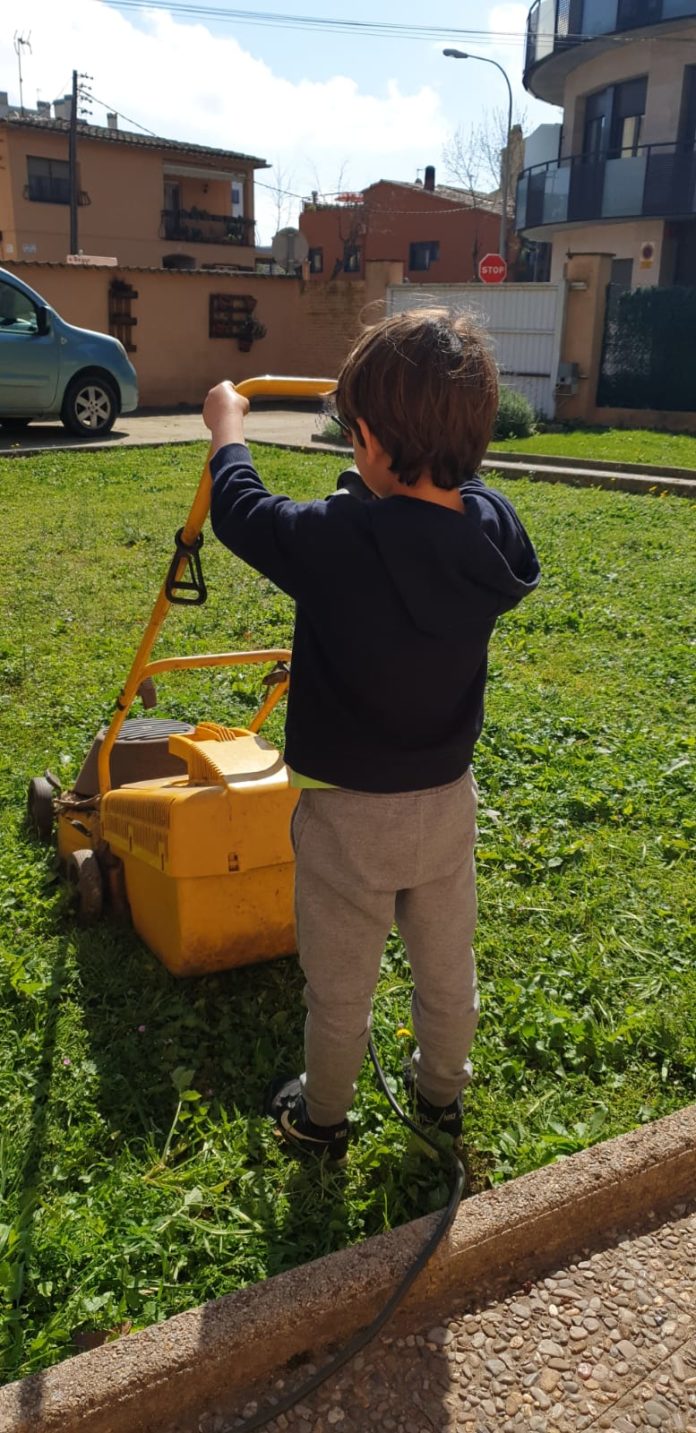 privat:-l’alcalde-agraeix-els-nens-i-nenes-de-palafrugell-la-seva-implicacio-en-aquest-confinament privat:-l’alcalde-agraeix-els-nens-i-nenes-de-palafrugell-la-seva-implicacio-en-aquest-confinament