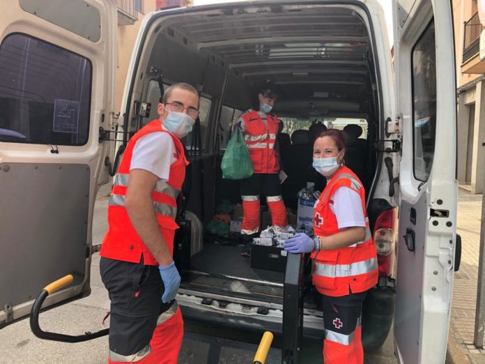 El Centre de Distribució d'Aliments de Palafrugell reparteix a domicili durant la crisi del coronavirus | Imatge de l'Ajuntament