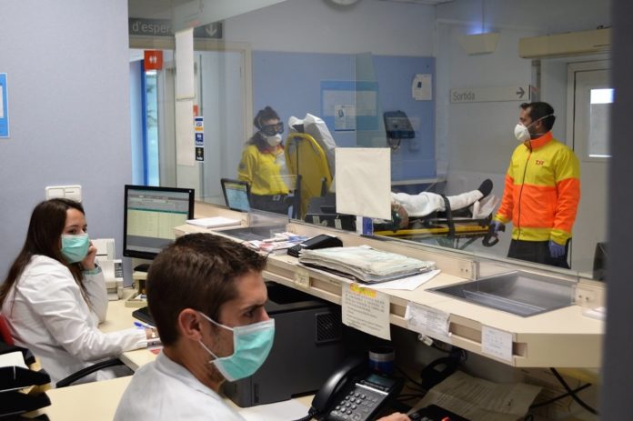 Recepció d'un hospital durant la pandèmia del coronavirus al Baix Empordà abans de la fase 1 del desconfinament