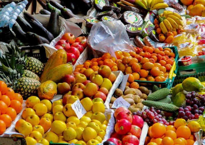fuita-i-verdura-mercat-1536x1082