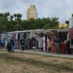 privat:-imatges-de-la-reincorporacio-de-les-parades-de-productes-de-roba-i-complements-al-mercat-setmanal-de-la-bisbal