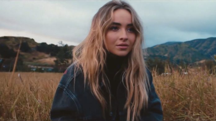 sabrina-carpenter-explica-la-seva-versio-de-la-historia-de-‘drivers-license’-amb-‘skin’
